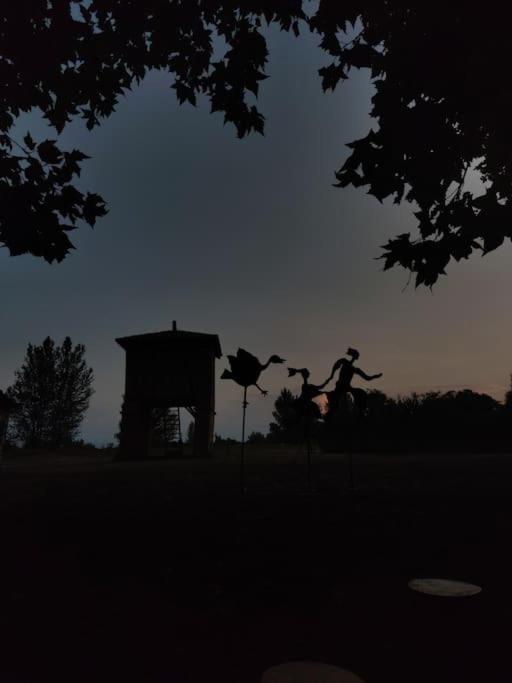 Sous Le Chateau Montaut  Екстер'єр фото