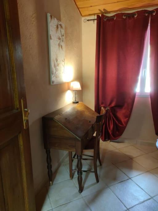 Sous Le Chateau Montaut  Екстер'єр фото